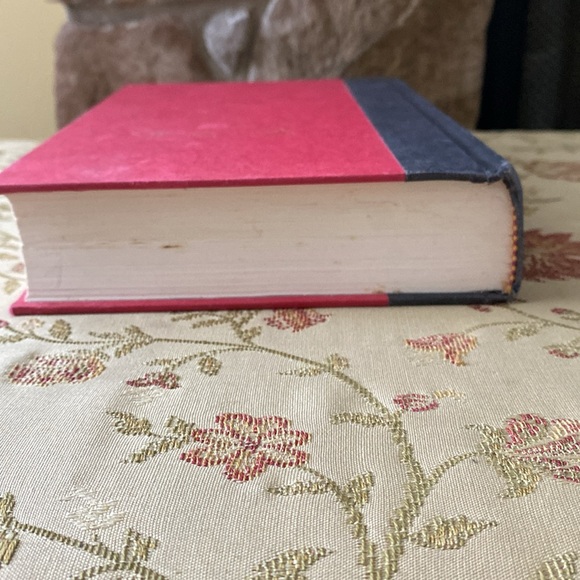 Scarlet Feather by author Maeve Binchy HARDCOVER - Picture 5 of 8